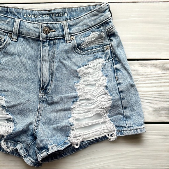 NWOT AE Women's Comfort Super Stretch Distressed Curvy Mom Denim Shorts - Picture 4 of 10